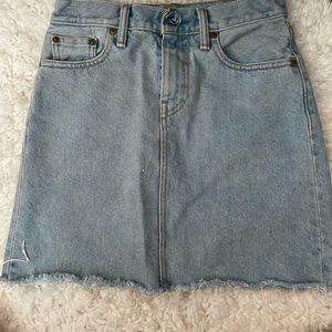 Levi’s Light Wash Denim Skirt